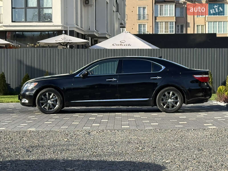 Седан Lexus LS 2007 в Ужгороде