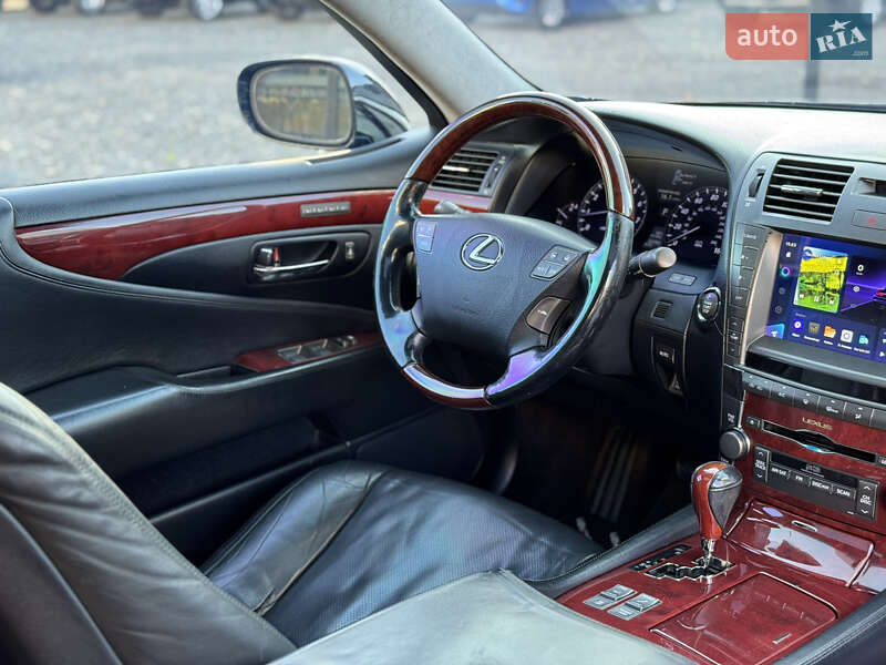 Седан Lexus LS 2007 в Ужгороде
