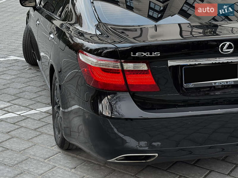 Седан Lexus LS 2008 в Рівному