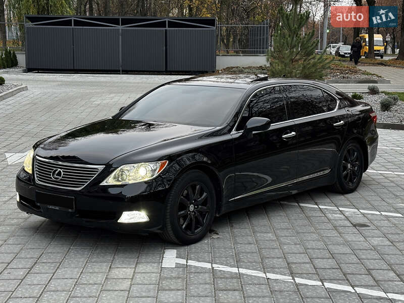 Седан Lexus LS 2008 в Рівному