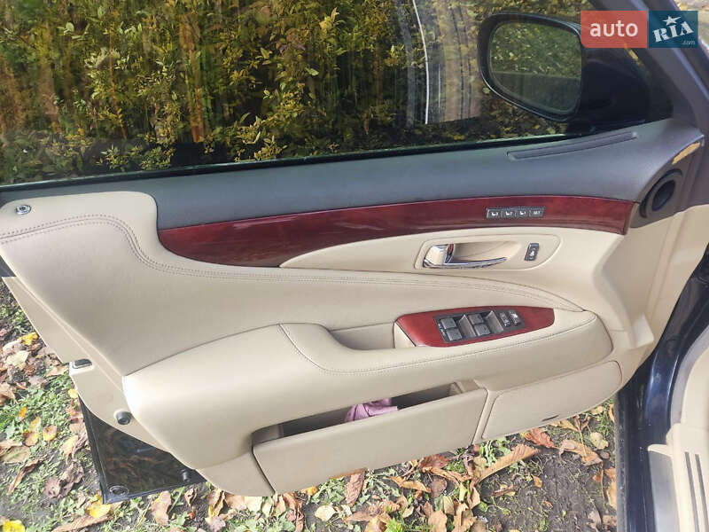 Седан Lexus LS 2006 в Рівному