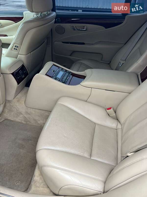 Седан Lexus LS 2007 в Киеве фото 3 Седан Lexus LS 2007 в Киеве