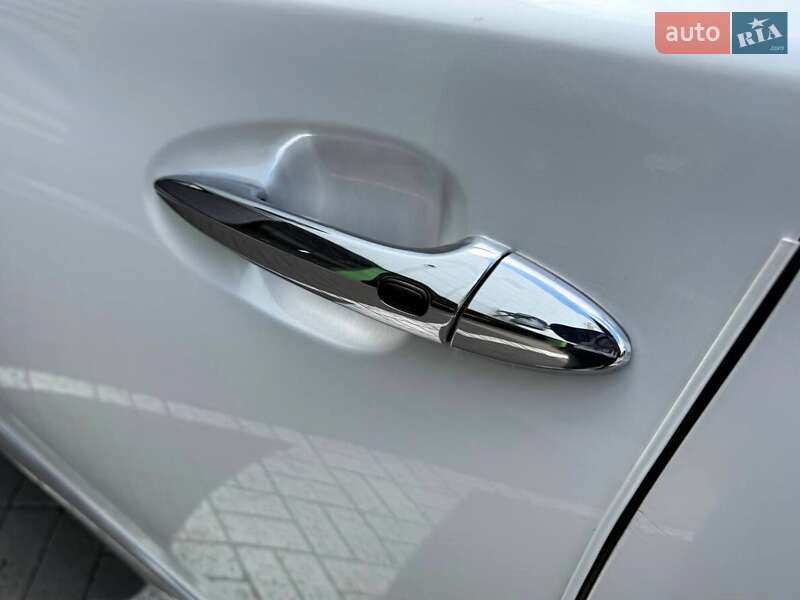 Седан Lexus LS 2015 в Киеве фото 13 Седан Lexus LS 2015 в Киеве