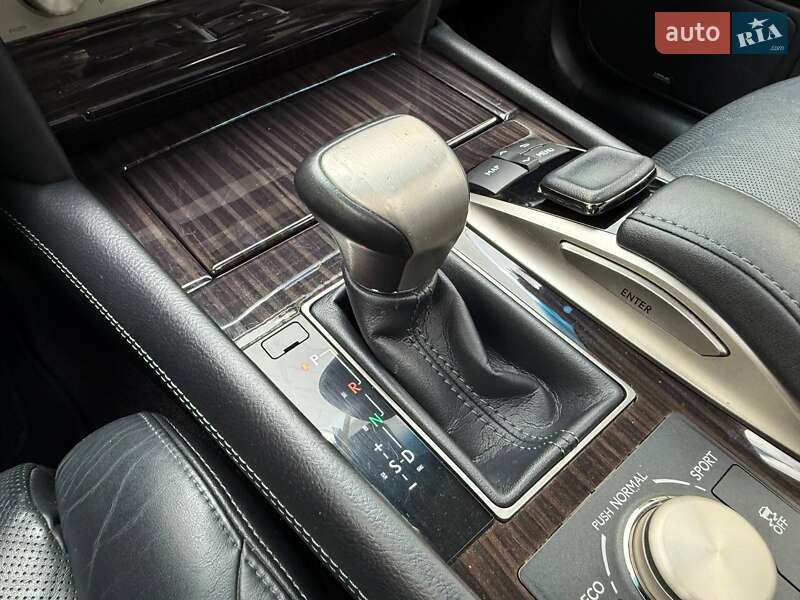 Седан Lexus LS 2015 в Киеве фото 27 Седан Lexus LS 2015 в Киеве