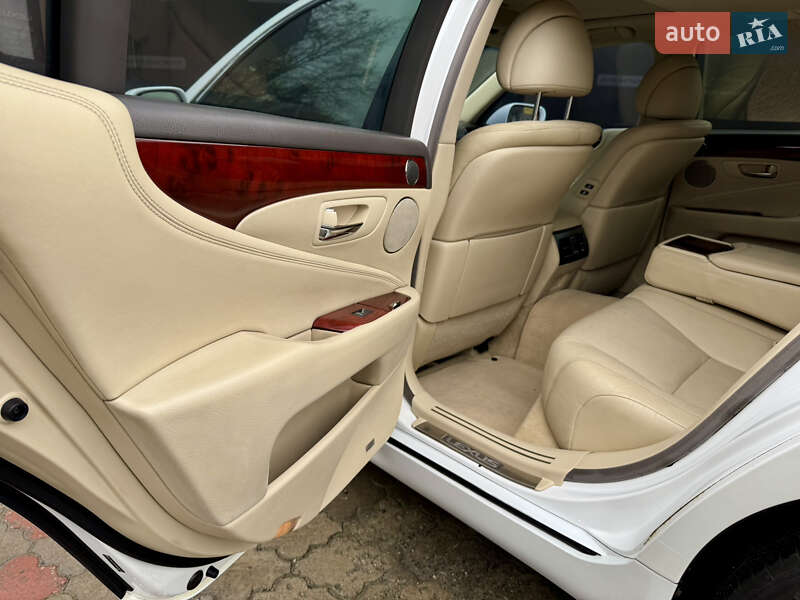 Седан Lexus LS 2010 в Одесі