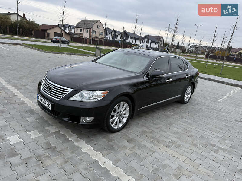 Седан Lexus LS 2011 в Ірпені