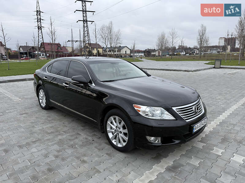 Седан Lexus LS 2011 в Ірпені