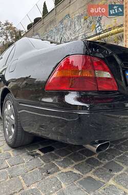 Седан Lexus LS 2001 в Роздільній