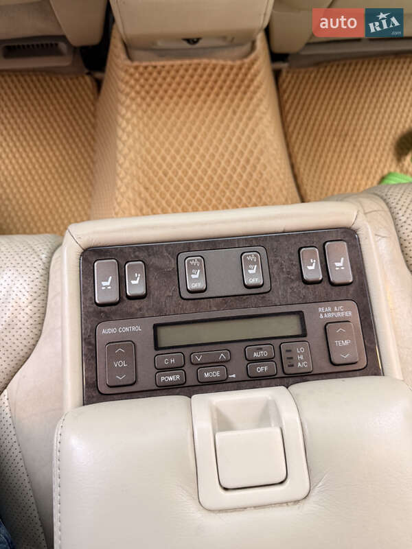 Седан Lexus LS 2001 в Львове