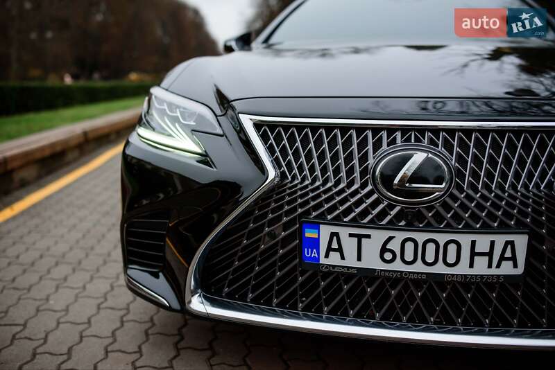 Седан Lexus LS 2018 в Ивано-Франковске