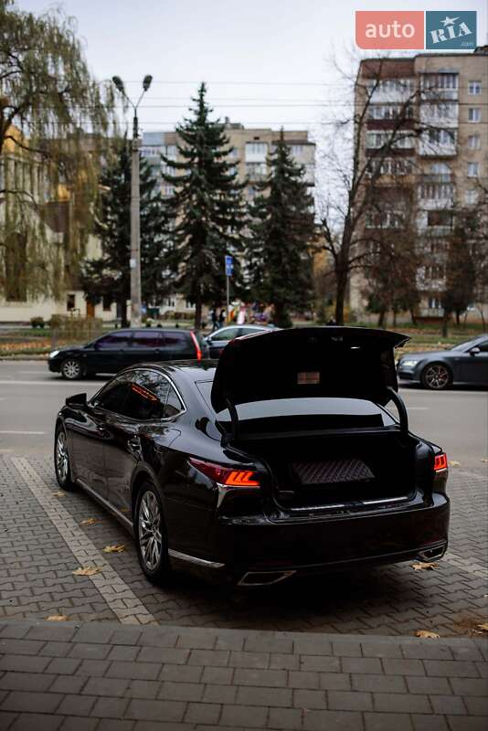 Седан Lexus LS 2018 в Ивано-Франковске
