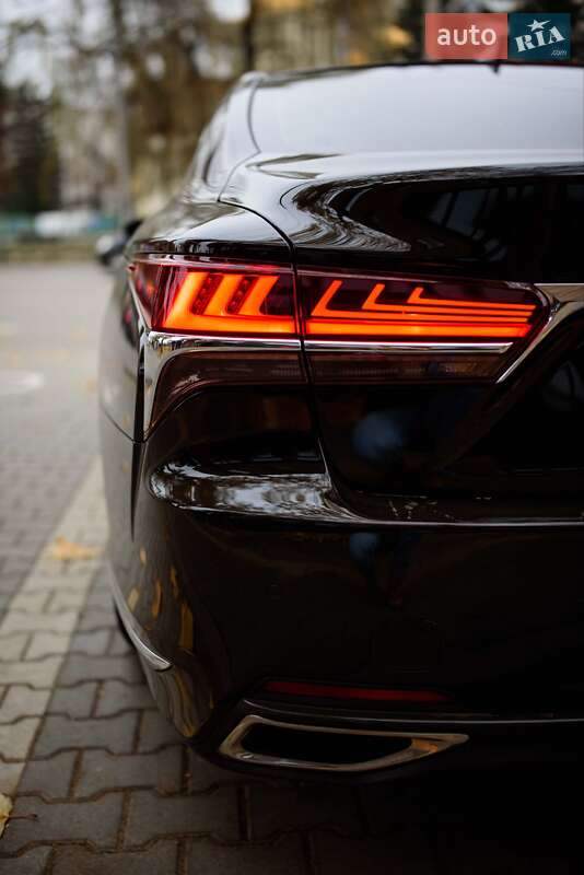 Седан Lexus LS 2018 в Ивано-Франковске