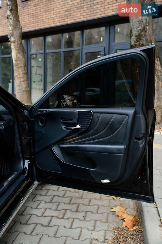 Седан Lexus LS 2018 в Ивано-Франковске