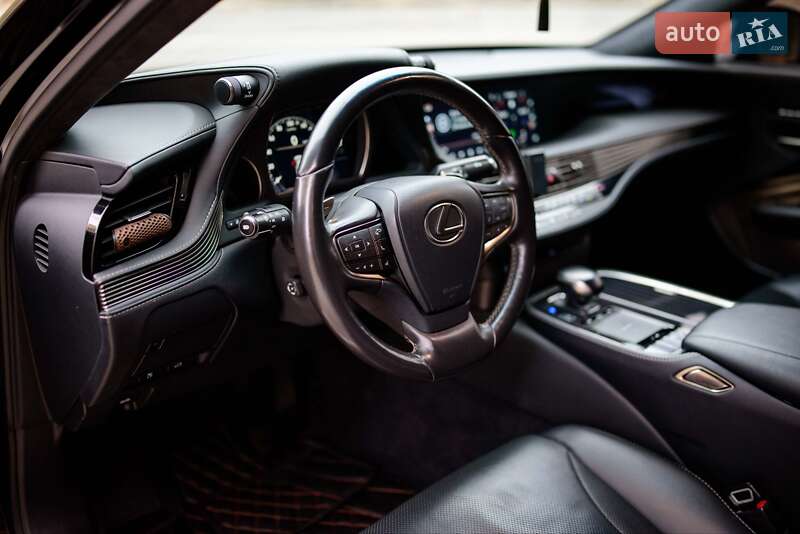 Седан Lexus LS 2018 в Ивано-Франковске