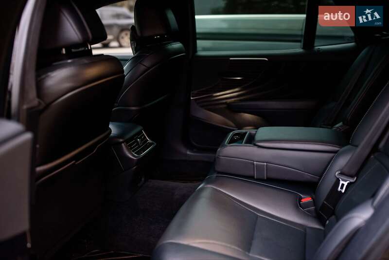 Седан Lexus LS 2018 в Ивано-Франковске