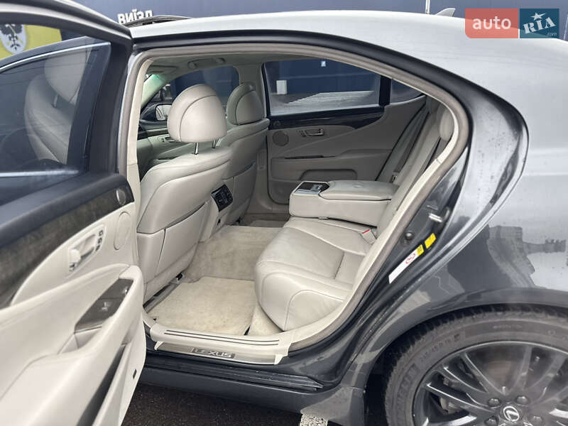 Седан Lexus LS 2007 в Чернигове
