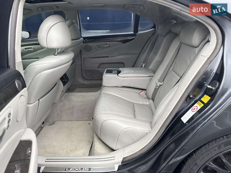 Седан Lexus LS 2007 в Чернигове