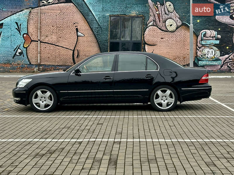 Седан Lexus LS 2004 в Луцке