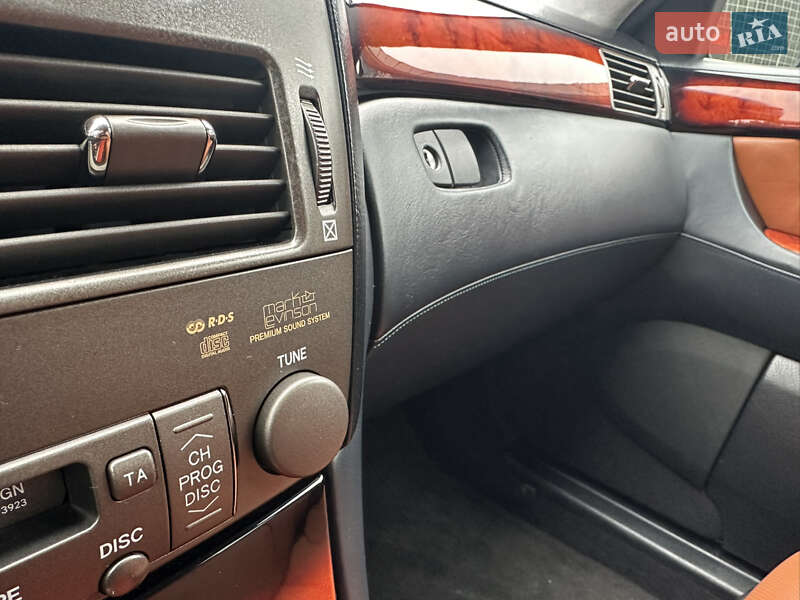 Седан Lexus LS 2004 в Луцке