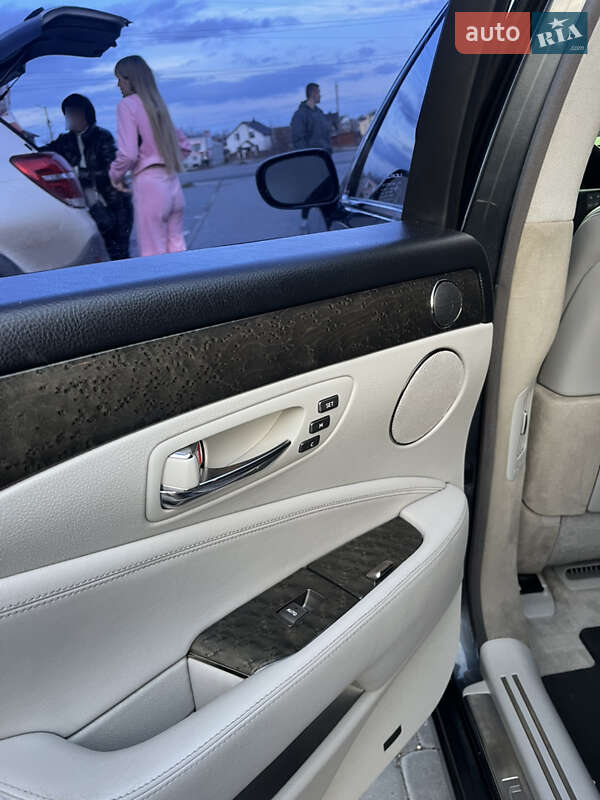 Седан Lexus LS 2008 в Виннице