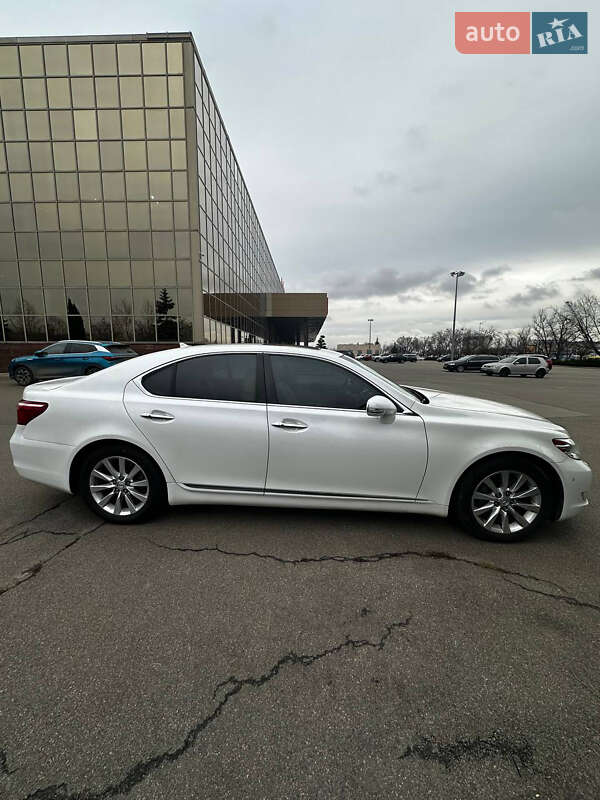 Седан Lexus LS 2011 в Києві