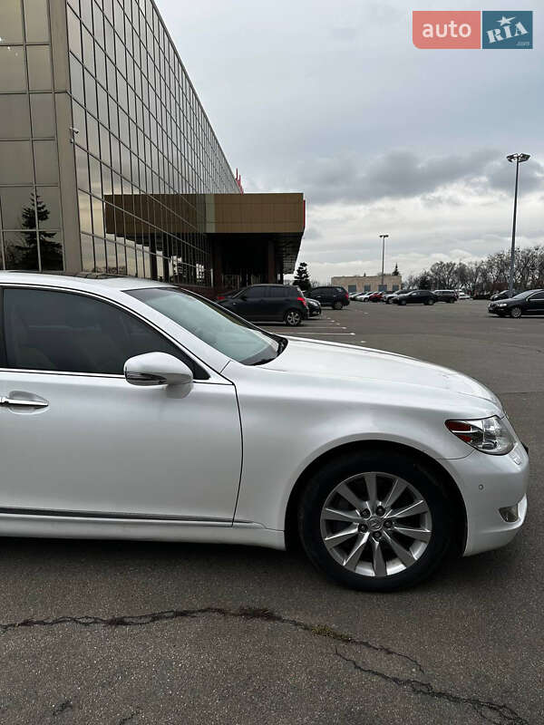 Седан Lexus LS 2011 в Києві