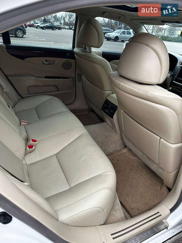 Седан Lexus LS 2011 в Києві