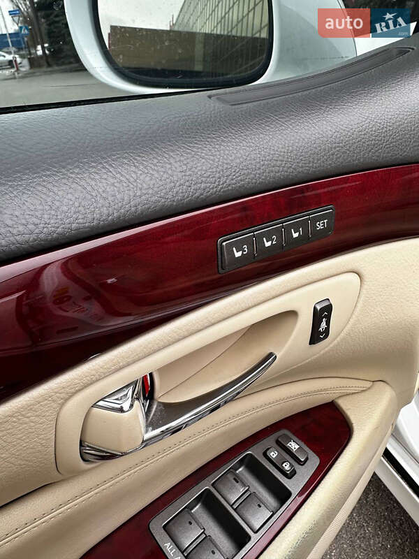 Седан Lexus LS 2011 в Києві