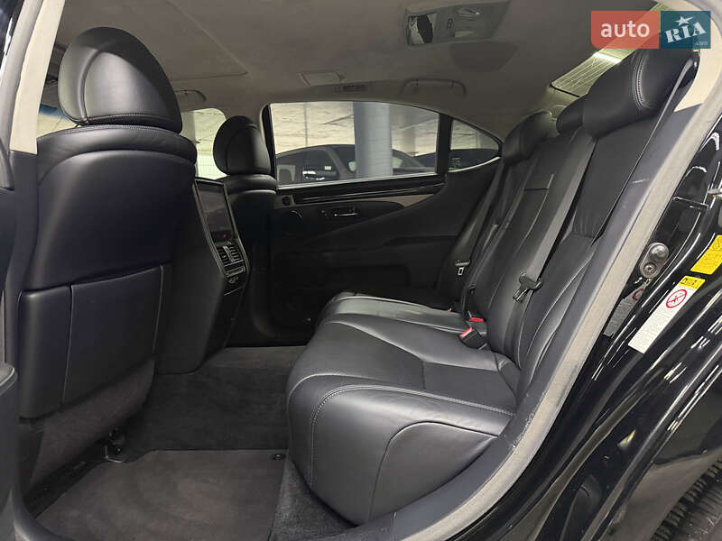 Седан Lexus LS 2013 в Одессе