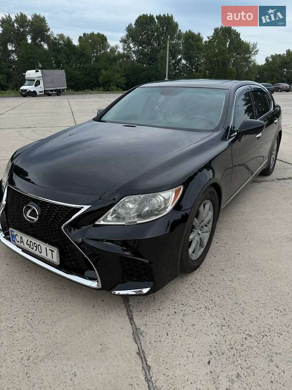 Седан Lexus LS 2007 в Каневе