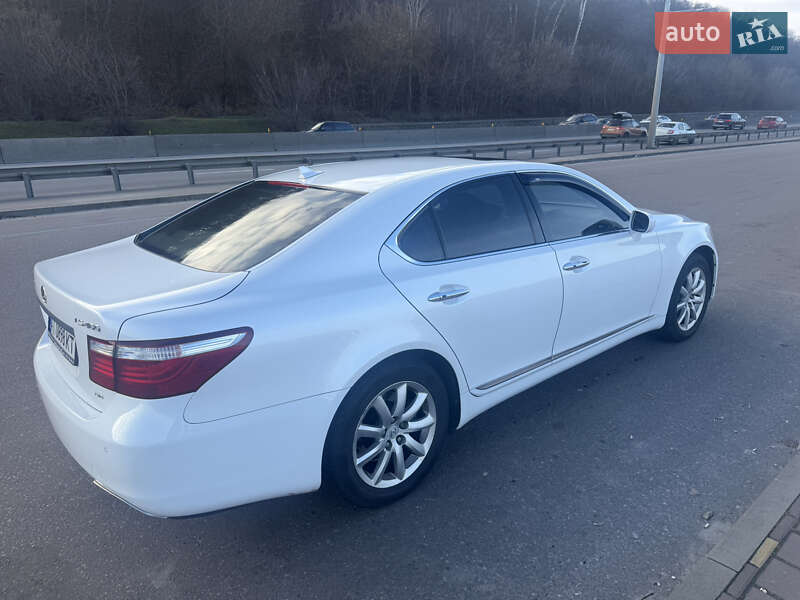 Седан Lexus LS 2009 в Києві