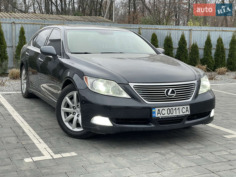 Седан Lexus LS 2007 в Луцке