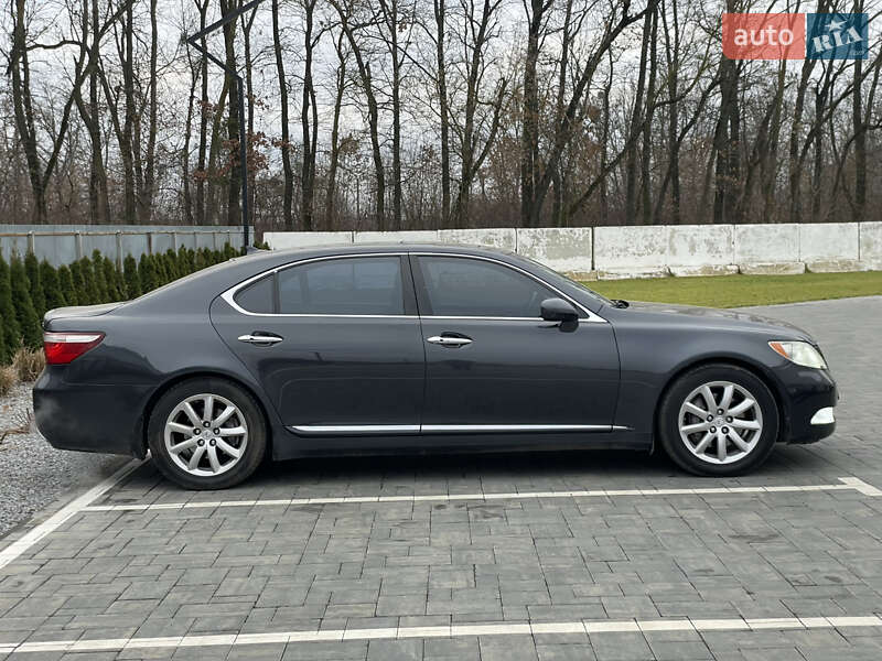 Седан Lexus LS 2007 в Луцке