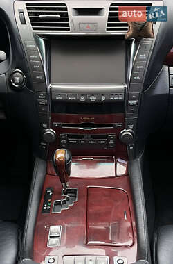 Седан Lexus LS 2007 в Луцке