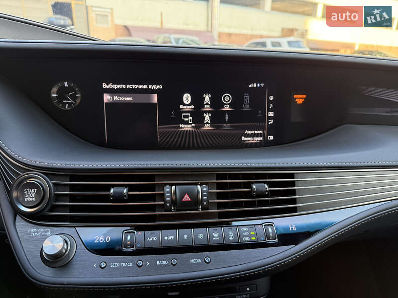 Седан Lexus LS 2018 в Киеве