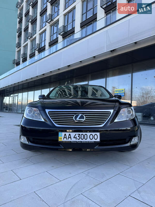Седан Lexus LS 2008 в Києві