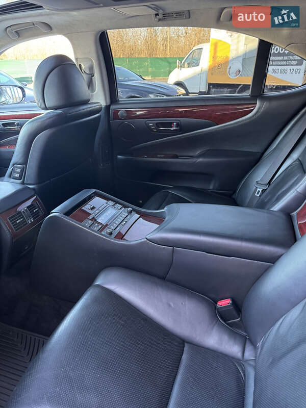 Седан Lexus LS 2008 в Києві