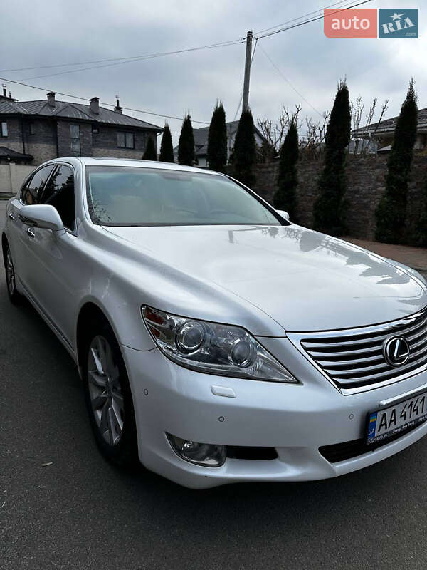 Седан Lexus LS 2011 в Киеве