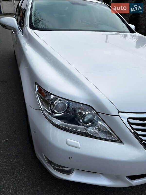 Седан Lexus LS 2011 в Киеве