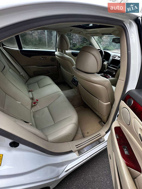 Седан Lexus LS 2011 в Киеве