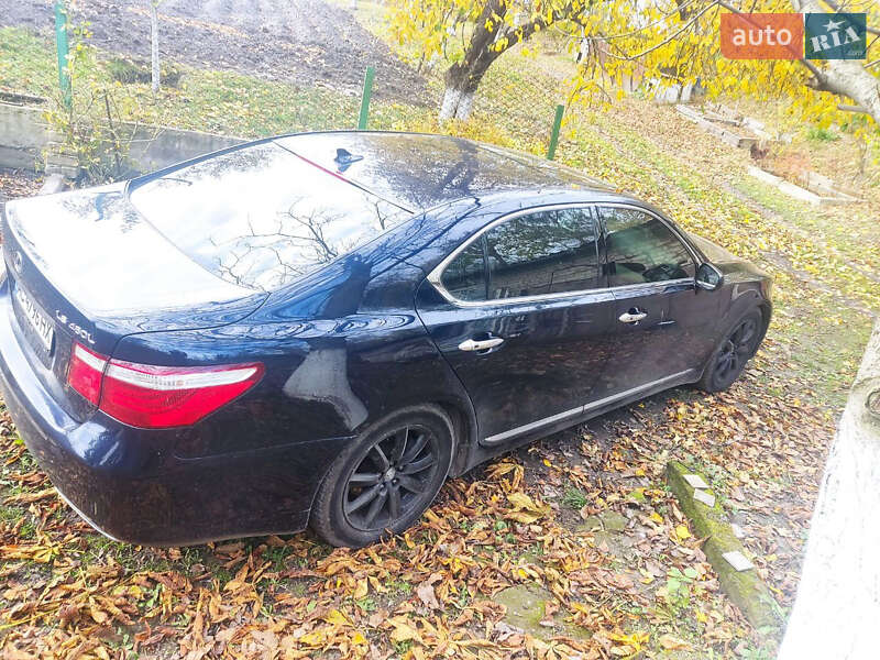 Седан Lexus LS 2007 в Ровно