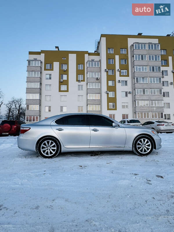 Седан Lexus LS 2007 в Виннице