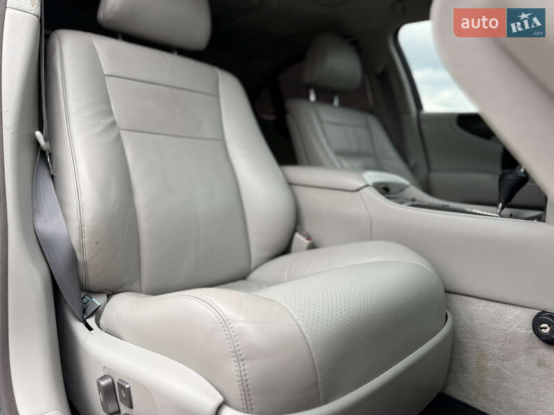 Седан Lexus LS 2011 в Ивано-Франковске