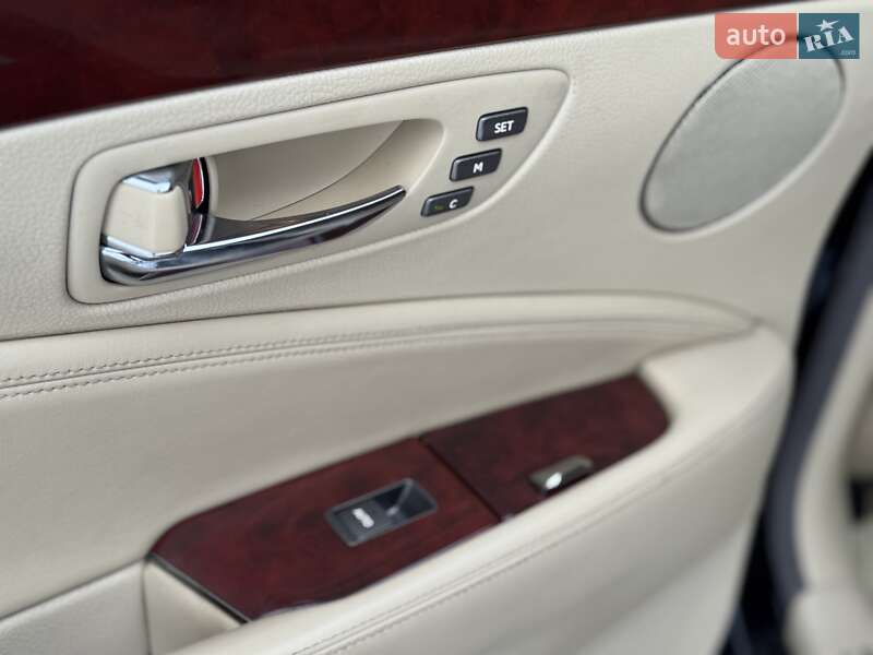 Седан Lexus LS 2007 в Киеве