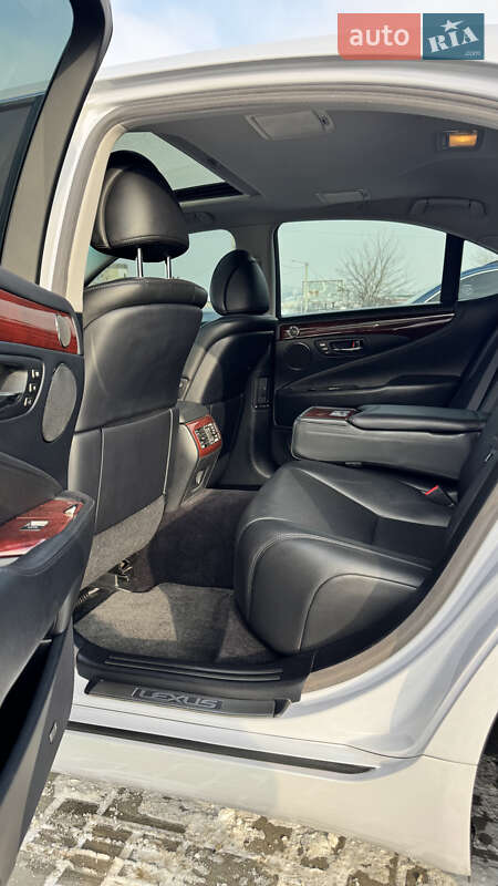 Седан Lexus LS 2010 в Кропивницькому