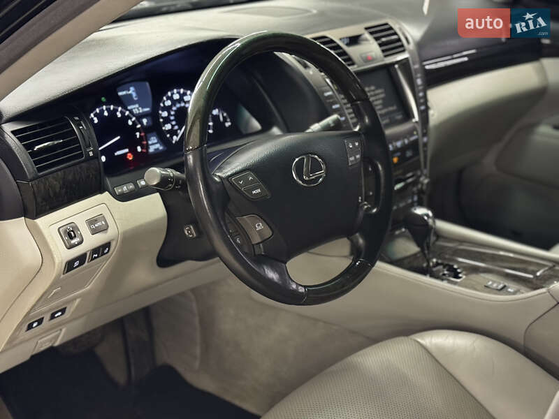 Седан Lexus LS 2006 в Николаеве