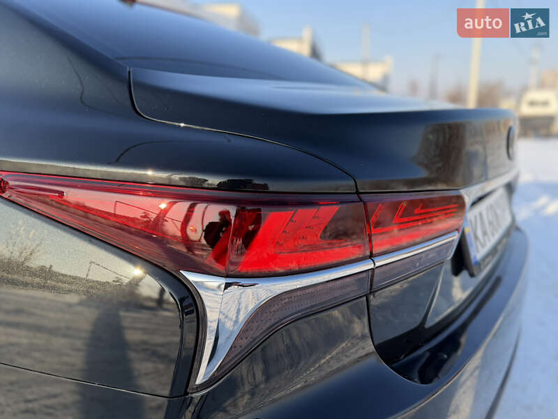 Седан Lexus LS 2018 в Киеве