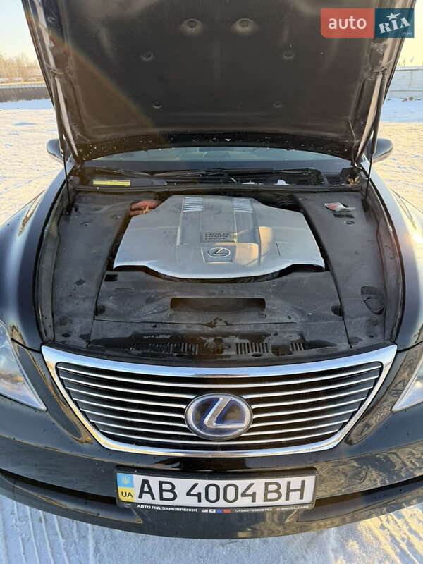 Седан Lexus LS 2008 в Виннице