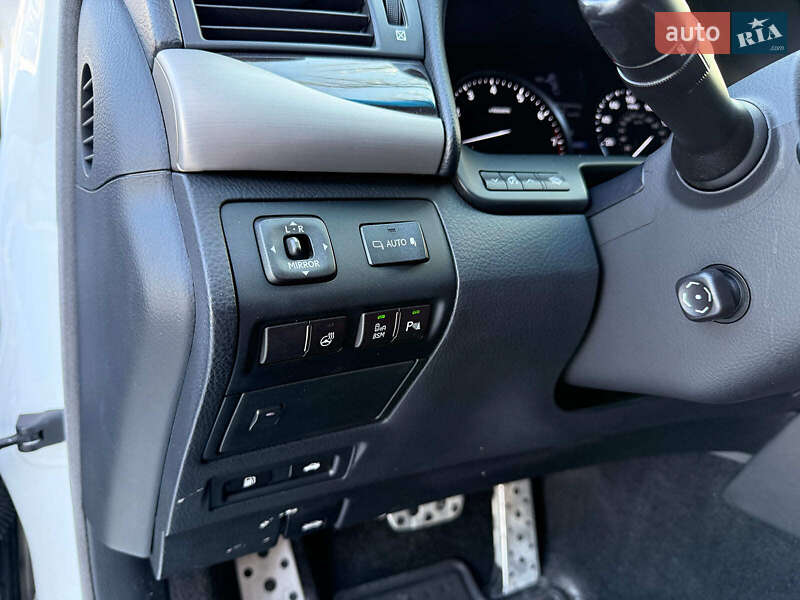 Седан Lexus LS 2014 в Киеве