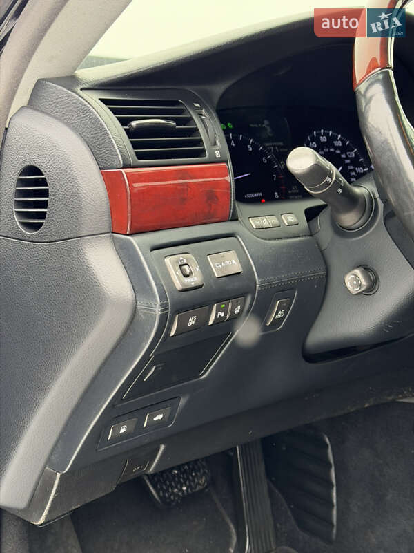 Седан Lexus LS 2007 в Вараше фото 25 Седан Lexus LS 2007 в Вараше